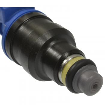 Standard Motor Products FJ77 Fuel Injector product image 1 of 3