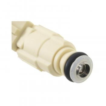 Standard Motor Products FJ876 Fuel Injector product image 1 of 3