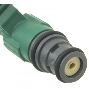 Standard Motor Products FJ934 Fuel Injector product image 1 of 3