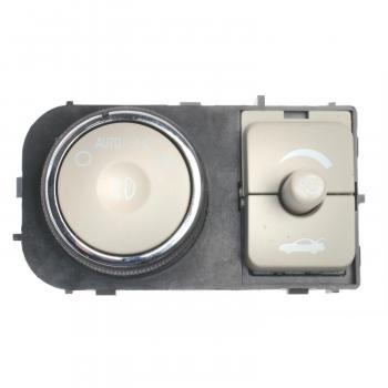 Standard Motor Products HLS1307 Headlight Switch product image 1 of 3