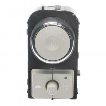 Standard Motor Products HLS1357 Headlight Switch product image 1 of 3