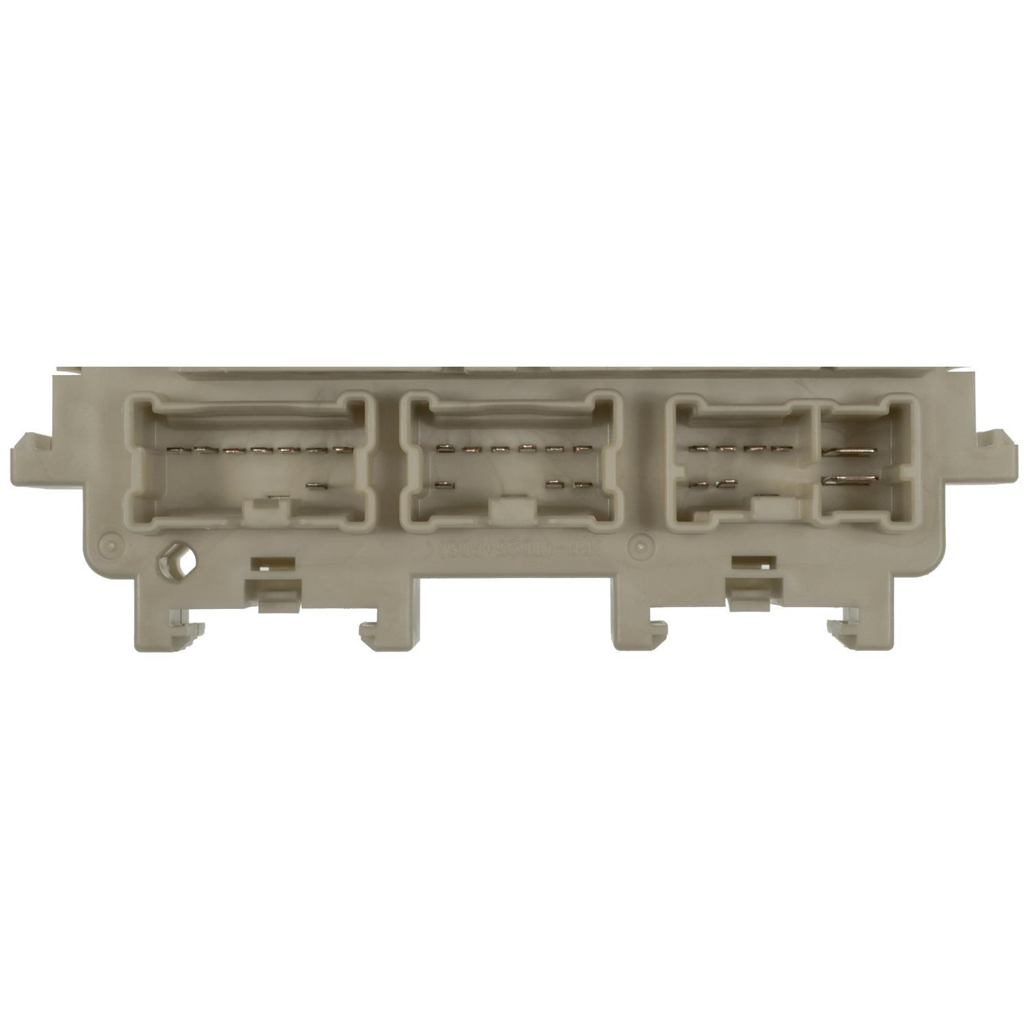 Standard Motor Products JB32 - Fuse Holder Standard Motor Products JB32 Fuse Block product image 3 of 3
