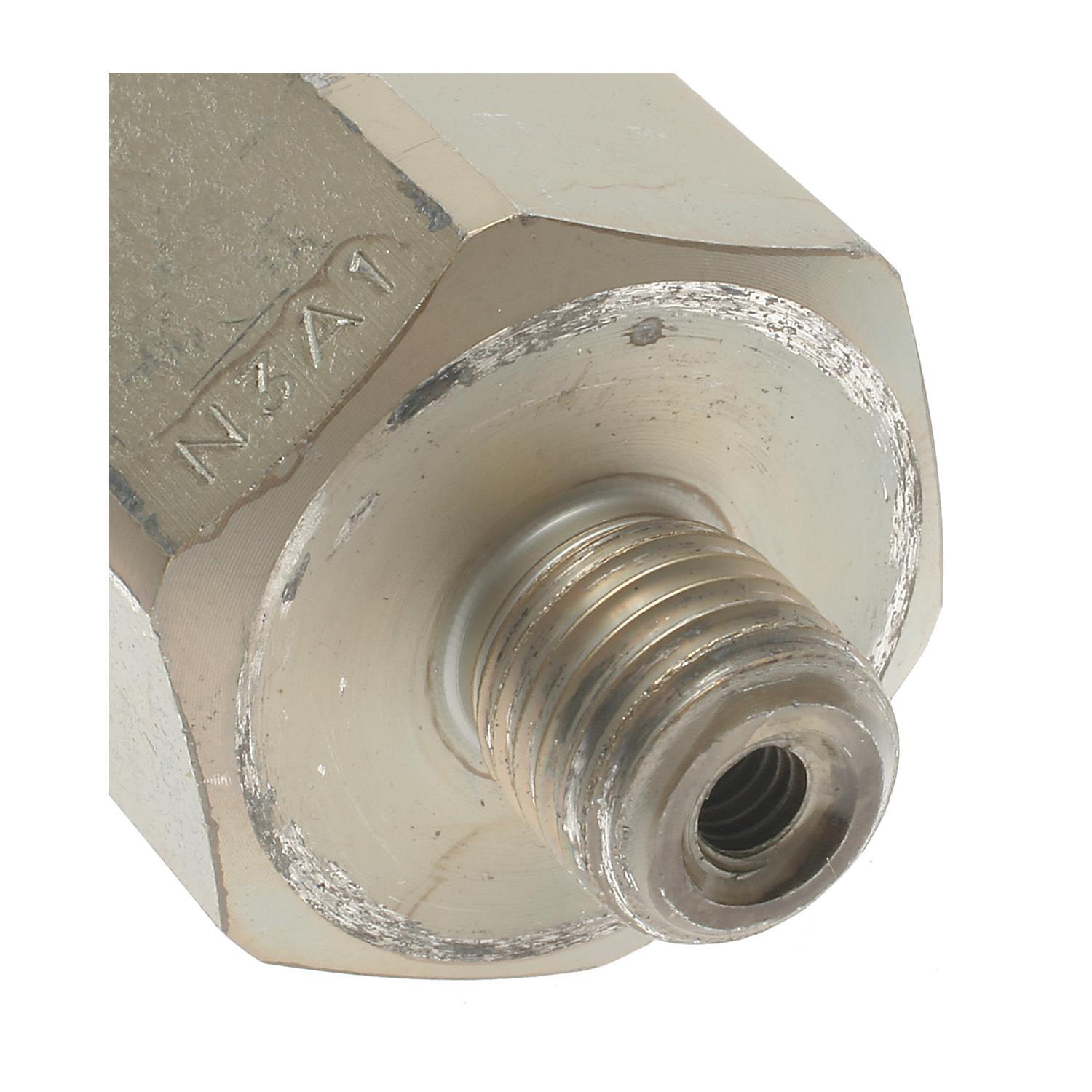 Standard Motor Products KS141 - Ignition Knock (Detonation) Sensor Standard Motor Products KS141 Ignition Knock (Detonation) Sensor product image 1 of 3