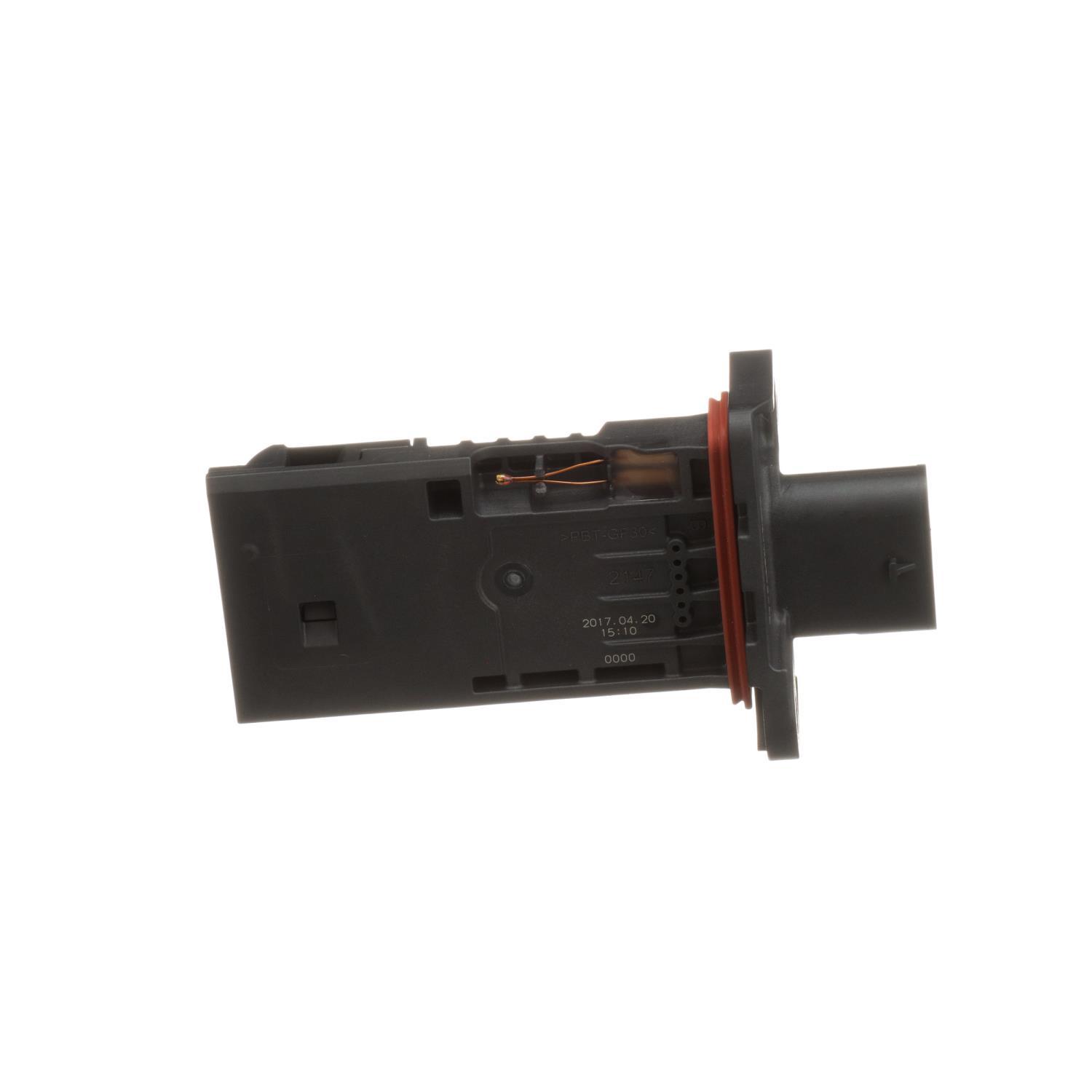 Standard Motor Products MAS0520 - Mass Air Flow Sensor Standard Motor Products MAS0520 Mass Air Flow Sensor product image 1 of 3