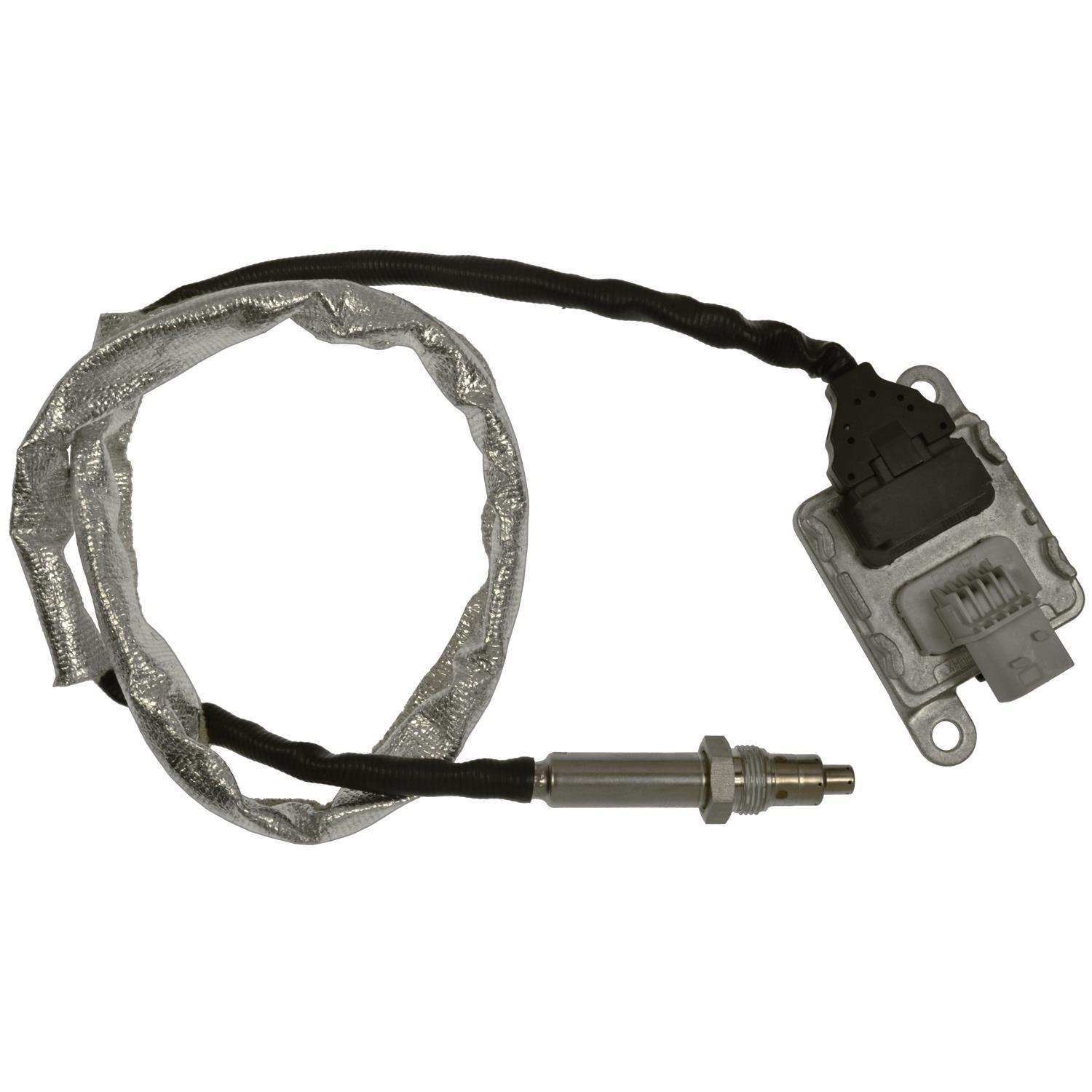 Standard Motor Products NOX011 - NOx (Nitrogen Oxide) Sensor Standard Motor Products NOX011 NOx (Nitrogen Oxide) Sensor product image 2 of 4