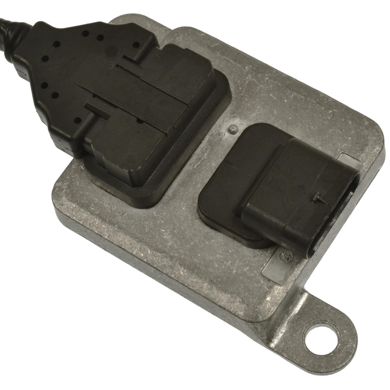 Standard Motor Products NOX017 - NOx (Nitrogen Oxide) Sensor Standard Motor Products NOX017 NOx (Nitrogen Oxide) Sensor product image 4 of 4