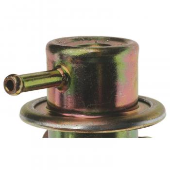 Standard Motor Products PR100 Fuel Injection Pressure Regulator product image 1 of 3