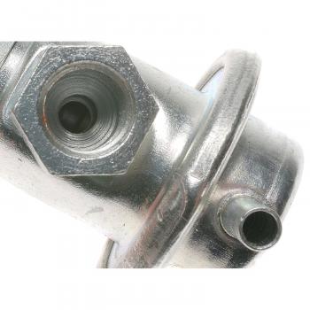 Standard Motor Products PR40 - Fuel Injection Pressure Regulator Standard Motor Products PR40 Fuel Injection Pressure Regulator product image 1 of 3