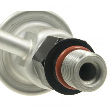 Standard Motor Products PR449 - Fuel Injection Pressure Regulator Standard Motor Products PR449 Fuel Injection Pressure Regulator product image 2 of 3