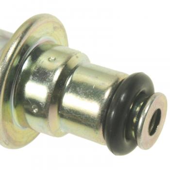 Standard Motor Products PR475 - Fuel Injection Pressure Regulator Standard Motor Products PR475 Fuel Injection Pressure Regulator product image 1 of 3