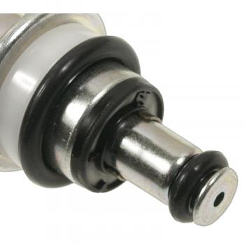 Standard Motor Products PR504 Fuel Injection Pressure Regulator product image 1 of 3