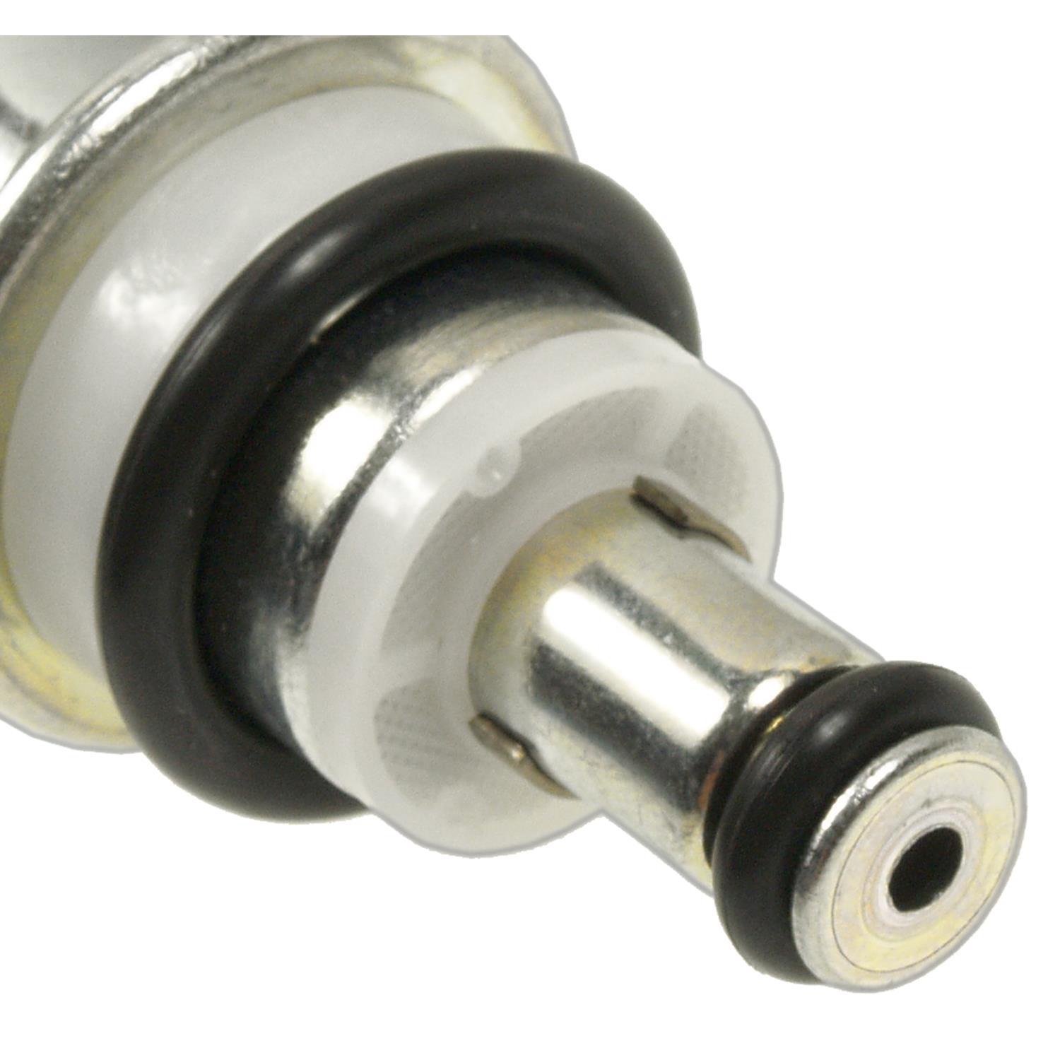 Standard Motor Products PR510 - Fuel Injection Pressure Regulator Standard Motor Products PR510 Fuel Injection Pressure Regulator product image 1 of 3