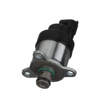 Standard Motor Products PR555 - Fuel Injection Pressure Regulator Standard Motor Products PR555 Fuel Injection Pressure Regulator product image 1 of 6