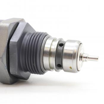Standard Motor Products PR611 Fuel Injection Pressure Regulator product image 1 of 3