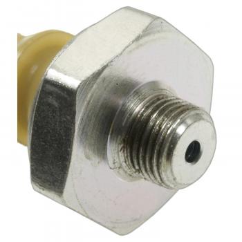 Standard Motor Products PS121 Engine Oil Pressure Switch product image 1 of 3