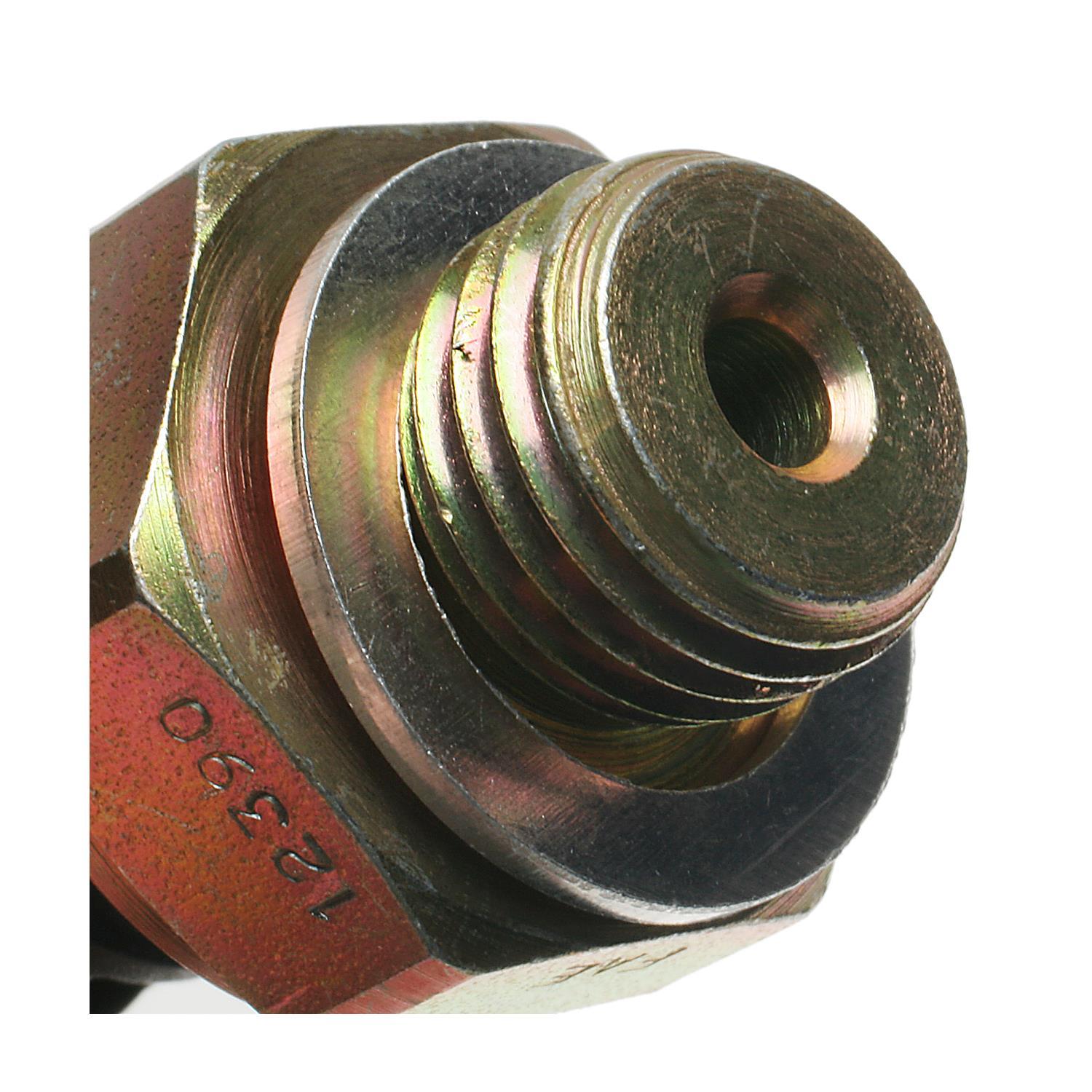 Standard Motor Products PS181 Engine Oil Pressure Switch product image 1 of 3