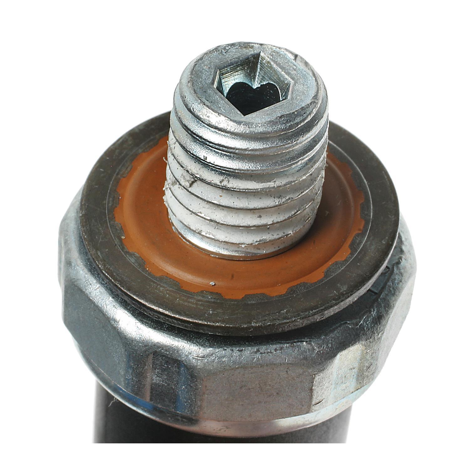 Standard Motor Products PS335 Engine Oil Pressure Switch product image 1 of 3
