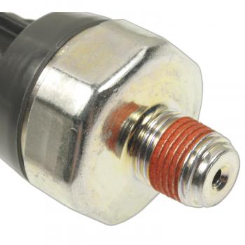 Standard Motor Products PS487 Engine Oil Pressure Switch product image 1 of 3