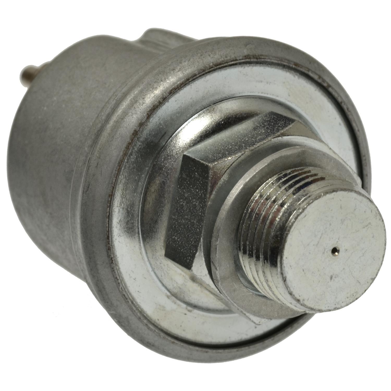 Standard Motor Products PS637 Engine Oil Pressure Switch product image 1 of 3