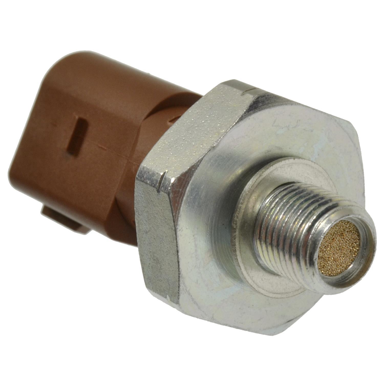 Standard Motor Products PS671 Engine Oil Pressure Switch product image 1 of 3