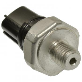 Standard Motor Products PS677 Engine Oil Pressure Switch product image 1 of 3