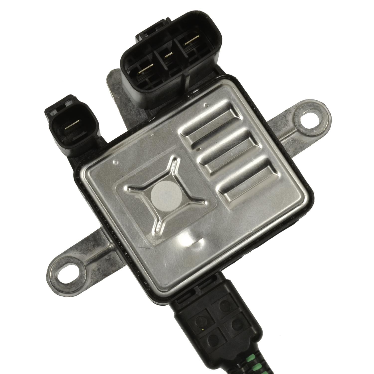 Standard Motor Products RY1798 - Engine Cooling Fan Module Standard Motor Products RY1798 Engine Cooling Fan Module product image 1 of 3