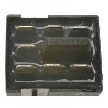 Standard Motor Products RY490 - Fuel Pump Relay Standard Motor Products RY490 Fuel Pump Relay product image 2 of 3