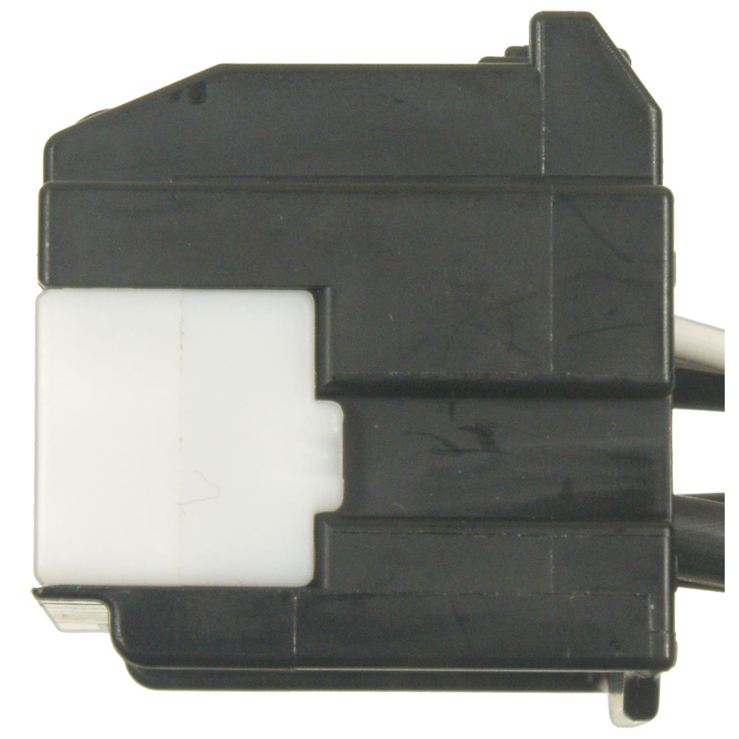 Standard Motor Products S1426 - Radio Amplifier Connector Standard Motor Products S1426 Heated Seat Module Connector product image 3 of 3
