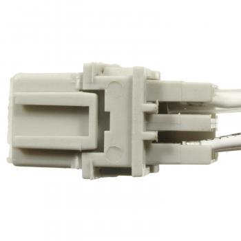 Standard Motor Products S1828 - Radio Power Connector Standard Motor Products S1828 Body Wiring Harness Connector product image 1 of 3