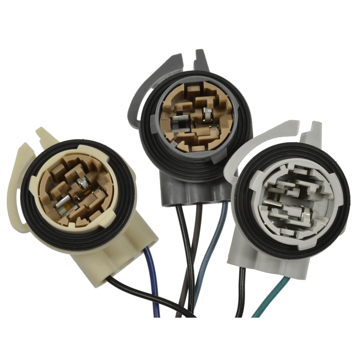 Standard Motor Products S2129 - Tail Lamp Socket Standard Motor Products S2129 Back Up Light Socket product image 1 of 3