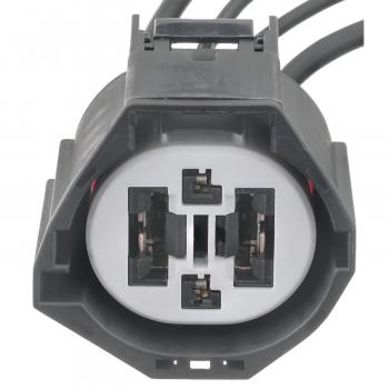 Standard Motor Products S2267 - Engine Cooling Fan Motor Connector Standard Motor Products S2267 A/C Compressor Cut-Out Switch Harness Connector product image 1 of 4