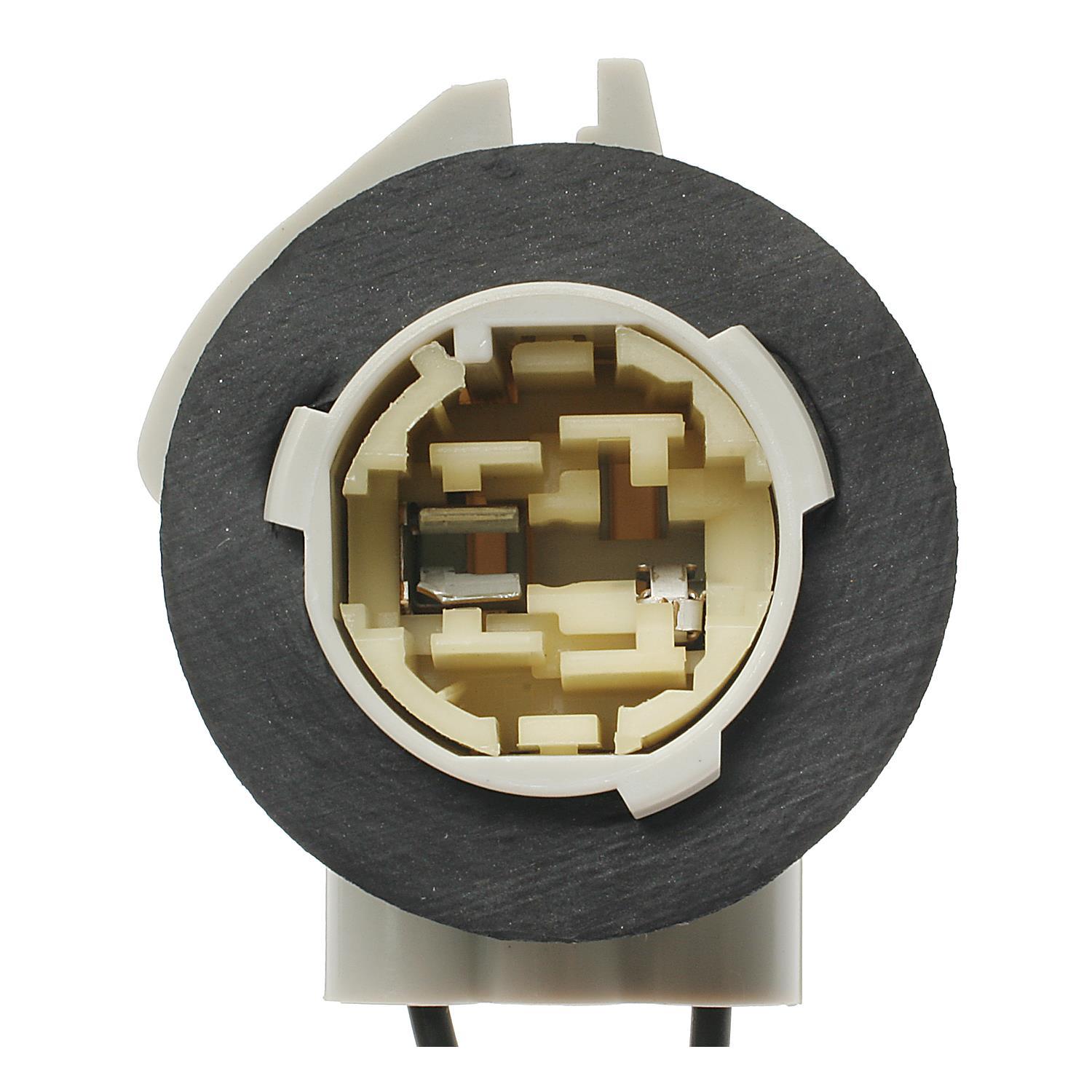 Standard Motor Products S586 - Turn Signal Light Socket Standard Motor Products S586 Back Up Light Socket product image 3 of 3