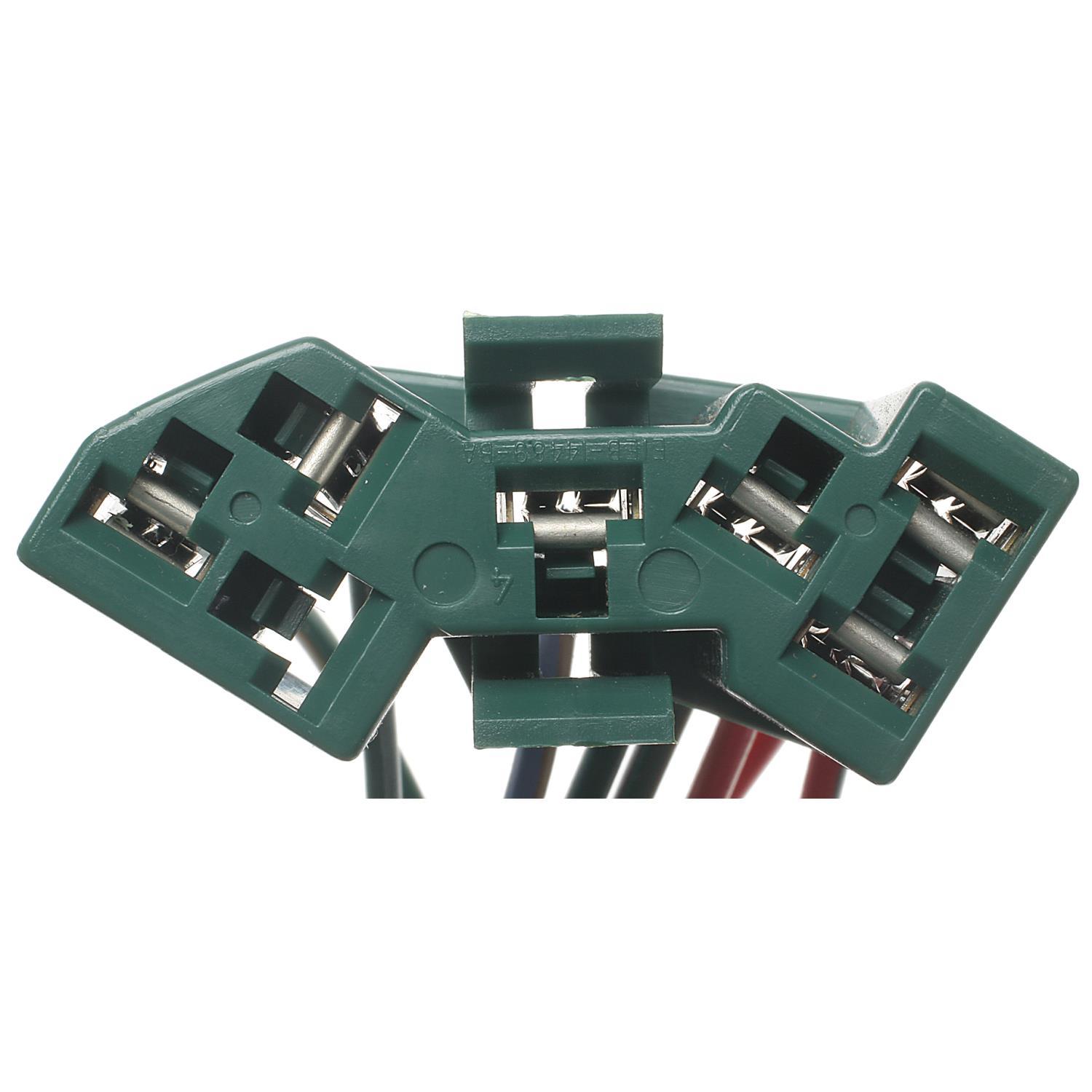 Standard Motor Products S622 - Turn Signal Switch Connector Standard Motor Products S622 Hazard Warning Switch Connector product image 3 of 3