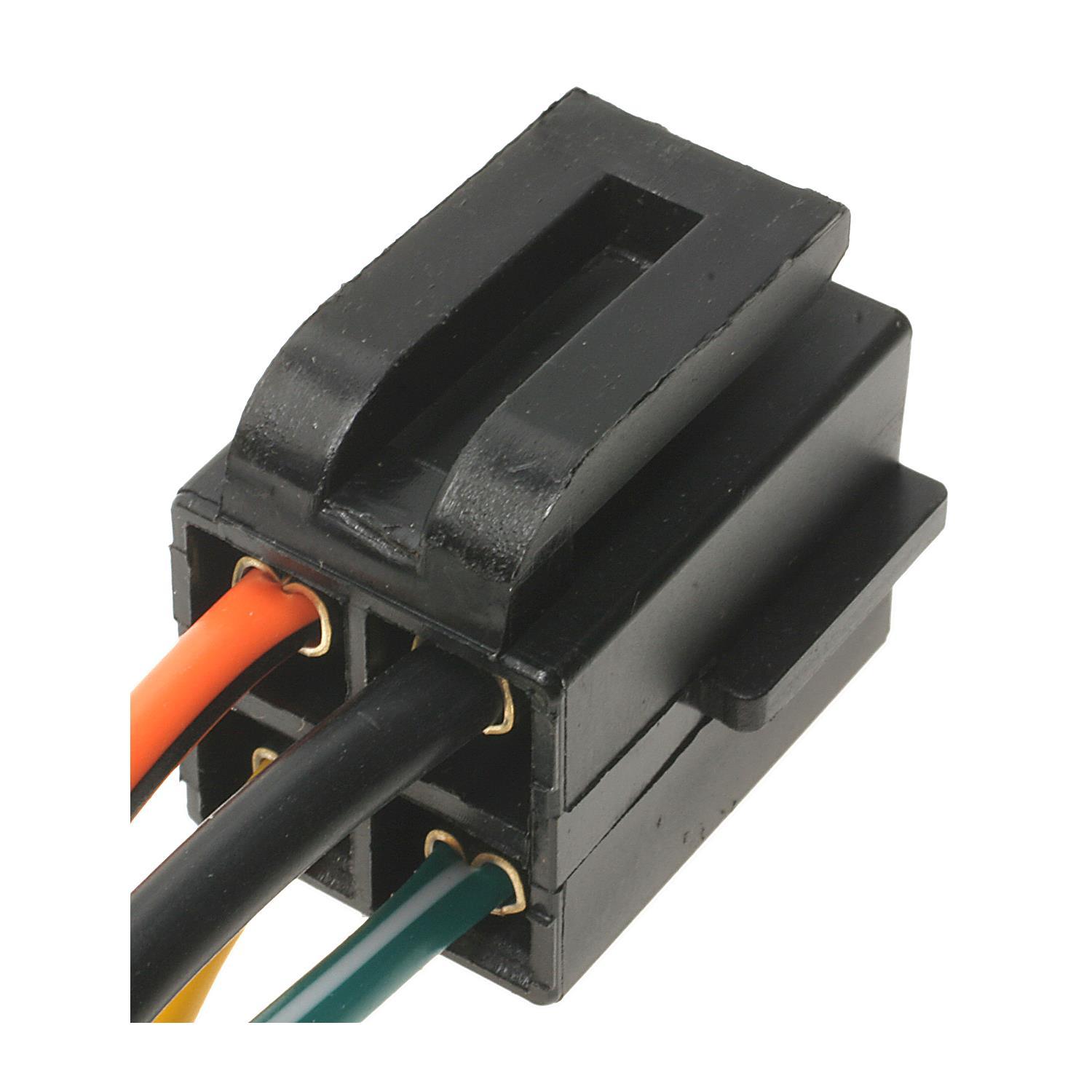 Standard Motor Products S624 - HVAC Blower Motor Connector Standard Motor Products S624 HVAC Blower Control Switch Connector product image 1 of 3