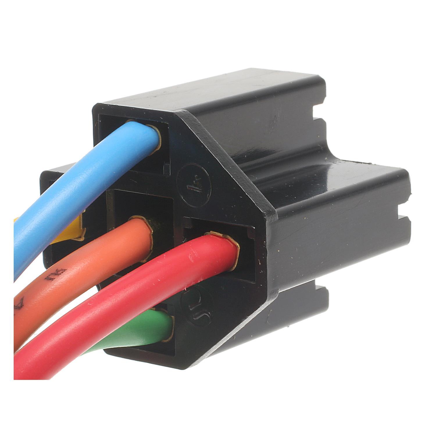 Standard Motor Products S654 A/C Clutch Control Relay Harness Connector product image 1 of 3