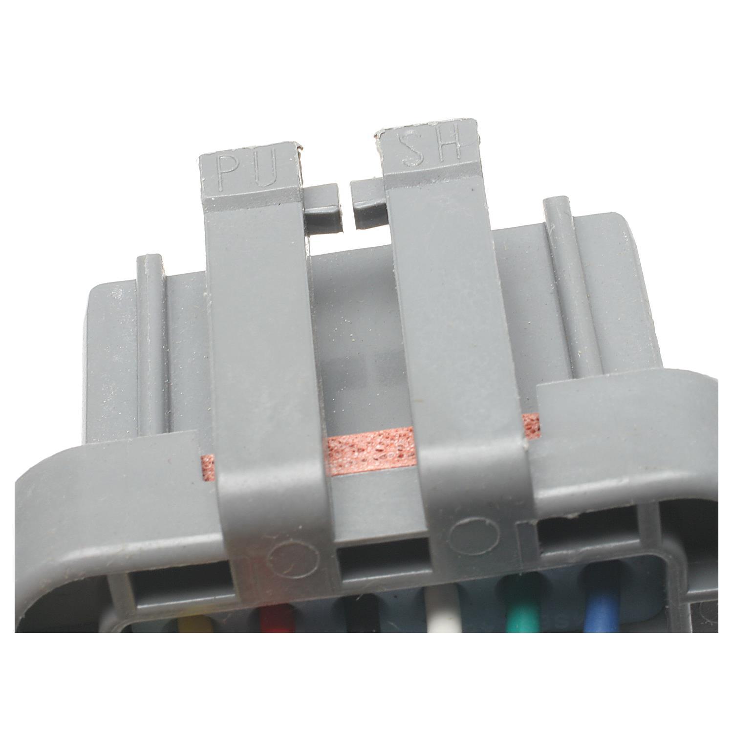 Standard Motor Products S679 - Windshield Wiper Switch Connector Standard Motor Products S679 Windshield Wiper Motor Connector product image 1 of 3