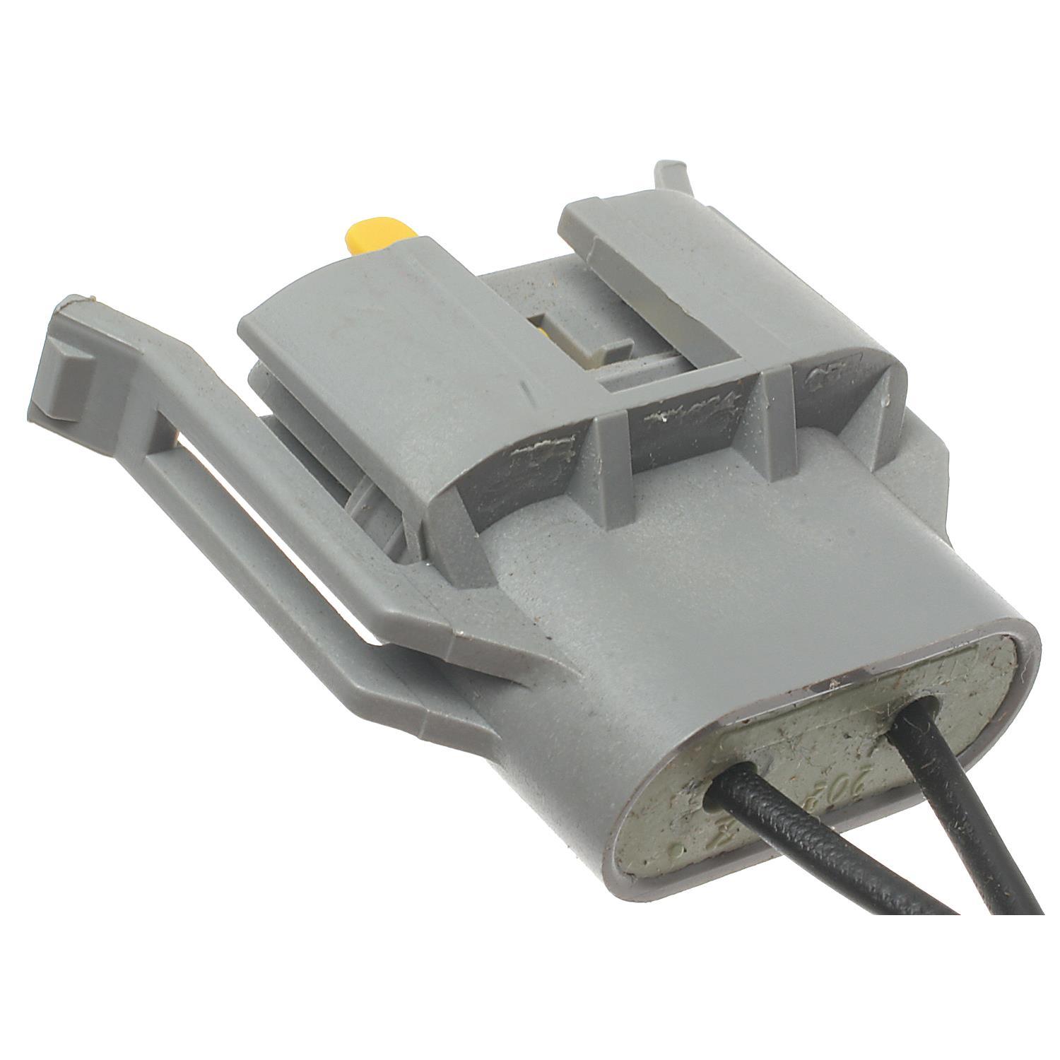 Standard Motor Products S681 - Fog Light Connector Standard Motor Products S681 Back Up Light Connector product image 1 of 3