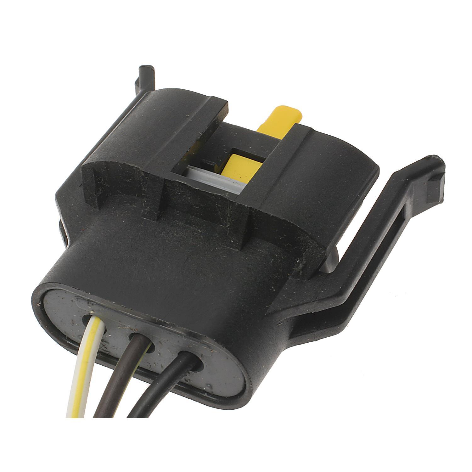 Standard Motor Products S682 - Headlight Connector Standard Motor Products S682 Brake / Tail / Turn Signal Light Connector product image 1 of 3