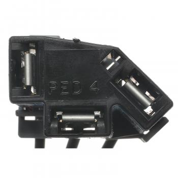 Standard Motor Products S686 Headlight Connector product image 3 of 3