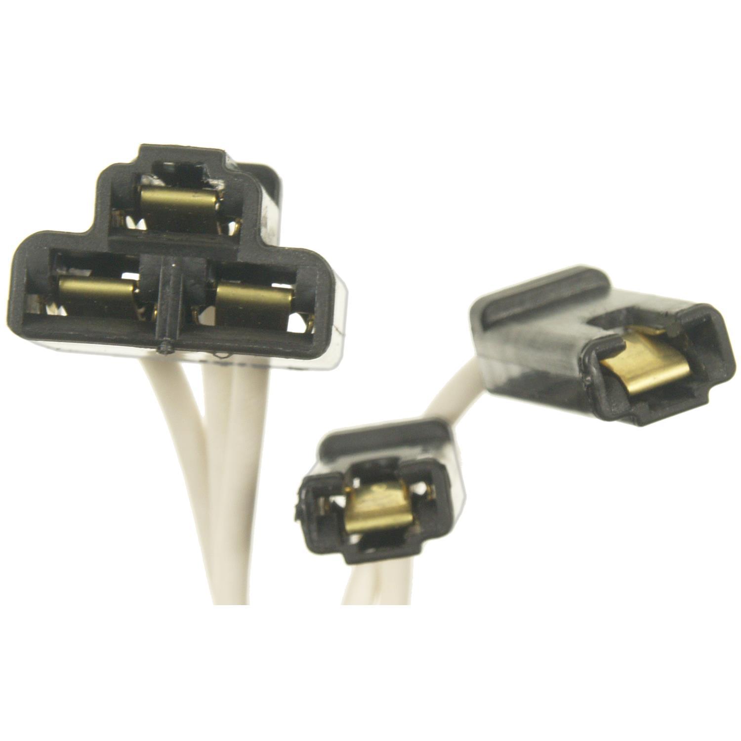 Standard Motor Products S853 A/C Compressor Clutch Relay Connector product image 1 of 3