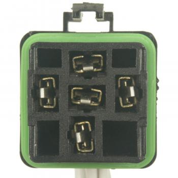 Standard Motor Products S869 - HVAC Relay Connector Standard Motor Products S869 A/C Compressor Clutch Relay Connector product image 1 of 3