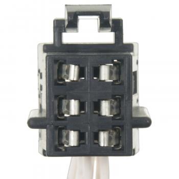 Standard Motor Products S975 - Headlight Switch Connector Standard Motor Products S975 Headlight Switch Connector product image 1 of 3