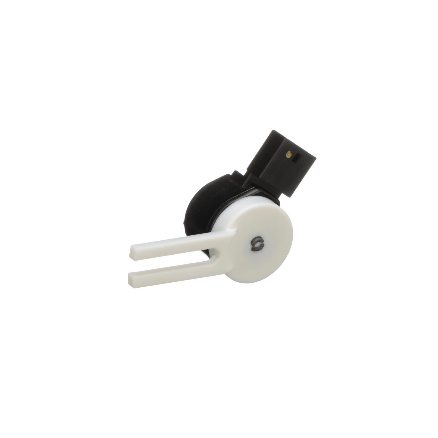 Standard Motor Products SLS556 - Brake Light Switch Standard Motor Products SLS556 Brake Light Switch product image 1 of 8
