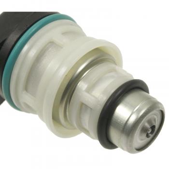 Standard Motor Products TJ33 Fuel Injector product image 1 of 3