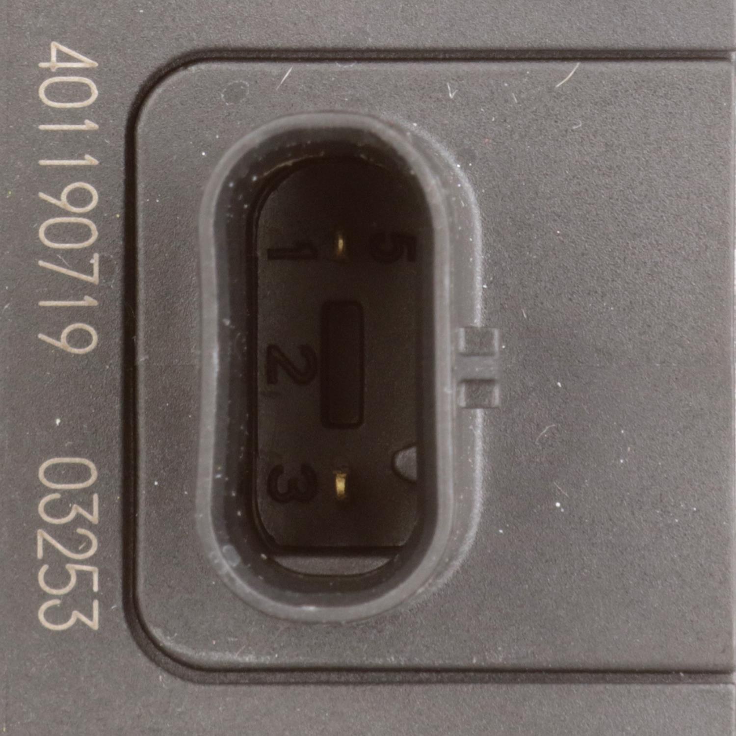 Standard Motor Products UF899 - Ignition Coil Standard Motor Products UF899 Ignition Coil product image 3 of 7