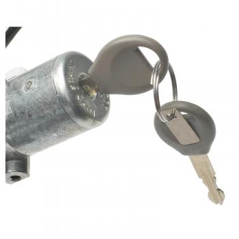 Standard Motor Products US901 - Ignition Lock and Cylinder Switch Standard Motor Products US901 Ignition Lock and Cylinder Switch product image 1 of 4