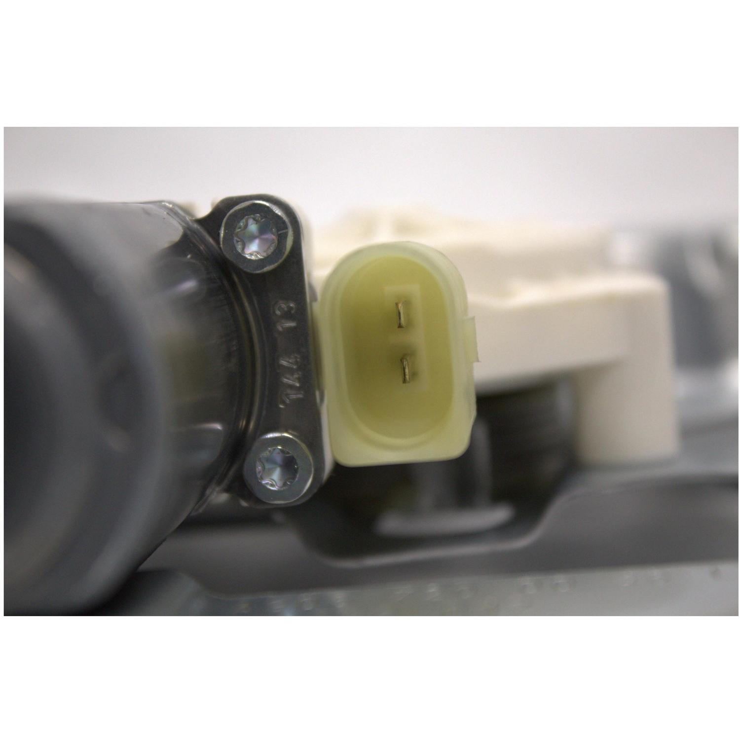 TrakMotive 212489 - Power Window Motor and Regulator Assembly TrakMotive 212489 Power Window Motor and Regulator Assembly product image 3 of 6